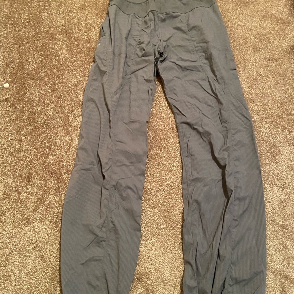 Lululemon dance studio pants, size 6